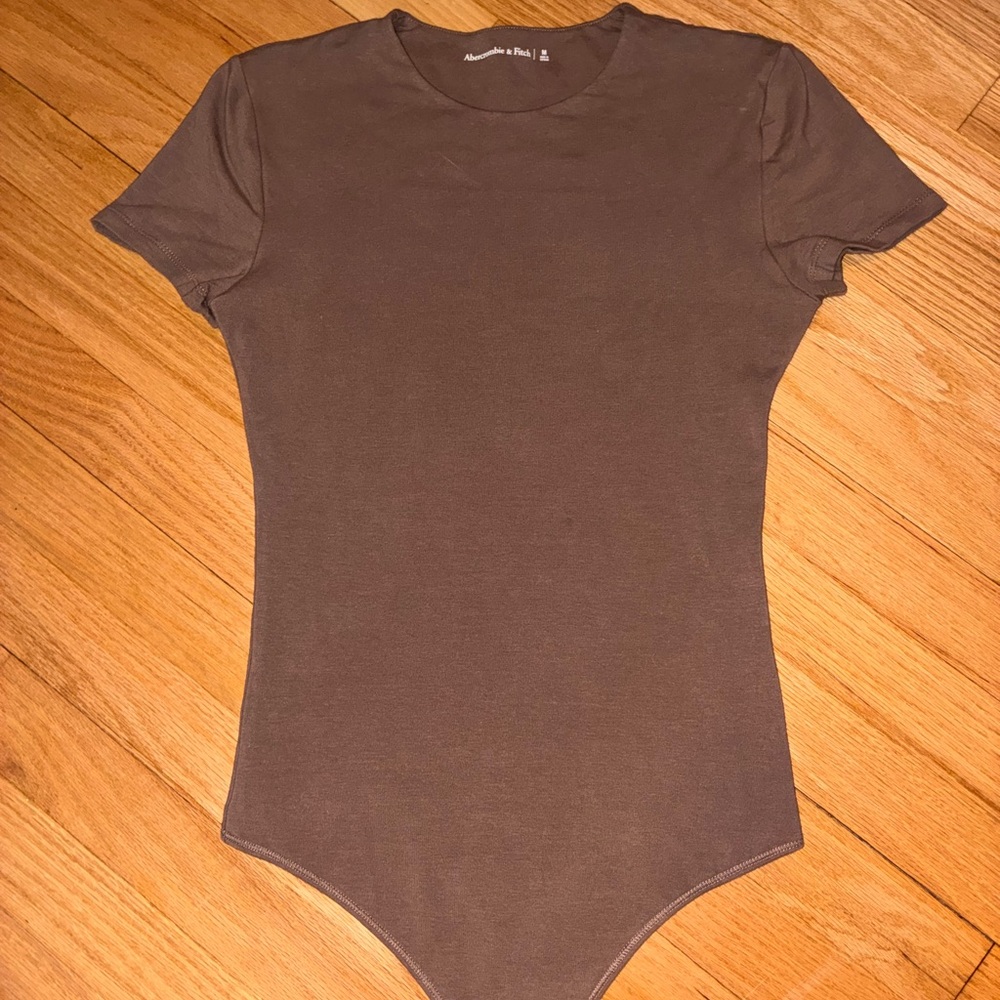 Abercrombie & Fitch Cocoa Short Sleeve Top